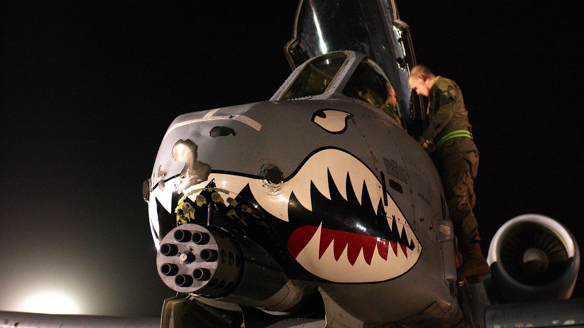 华体会登录入口-《战火再燃：热门手游电竞大赛火爆开启》，战火再次燃起