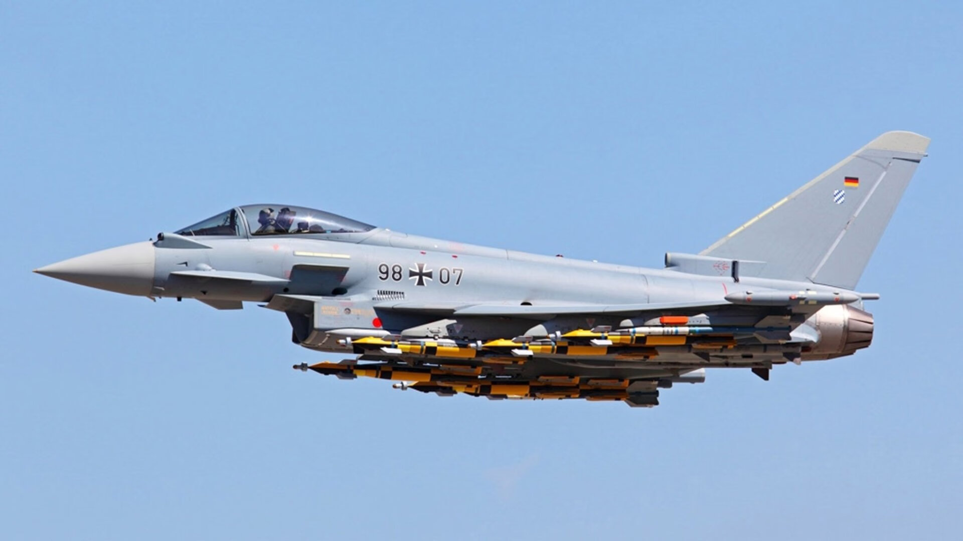 刺激对决:新疆篮球队实现激烈反击,新疆篮球联赛