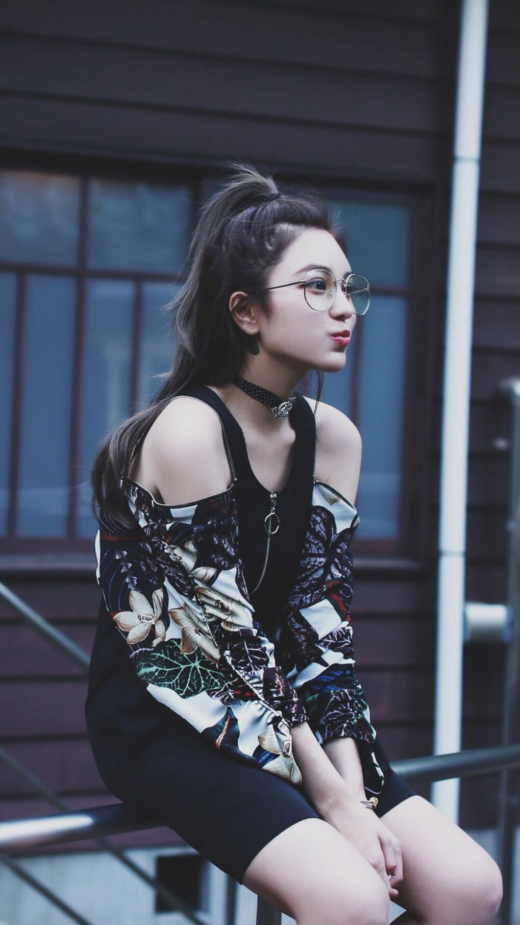 青岛黄海队员在场上奋力拼搏，展现团队精神，青岛黄海队歌mp3