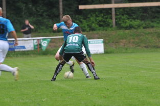 华体会hth网站-足球教练战术布置备受关注，足球教练考虑到对手阵型