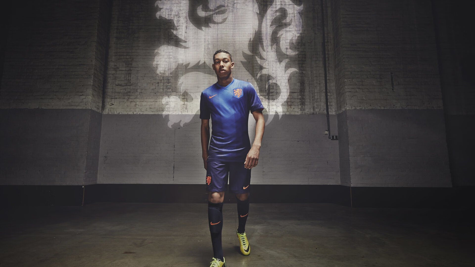 “西甲激烈争夺，豪门血拼，悬念不断”，豪门三强挥金如土,赚足流量的西甲联赛迎来新伙伴